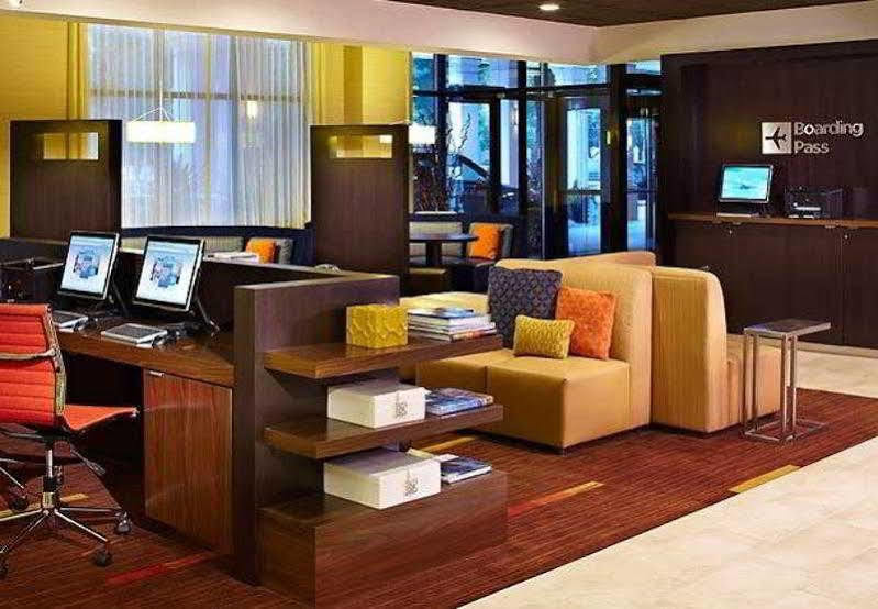Courtyard Downtown Hotel