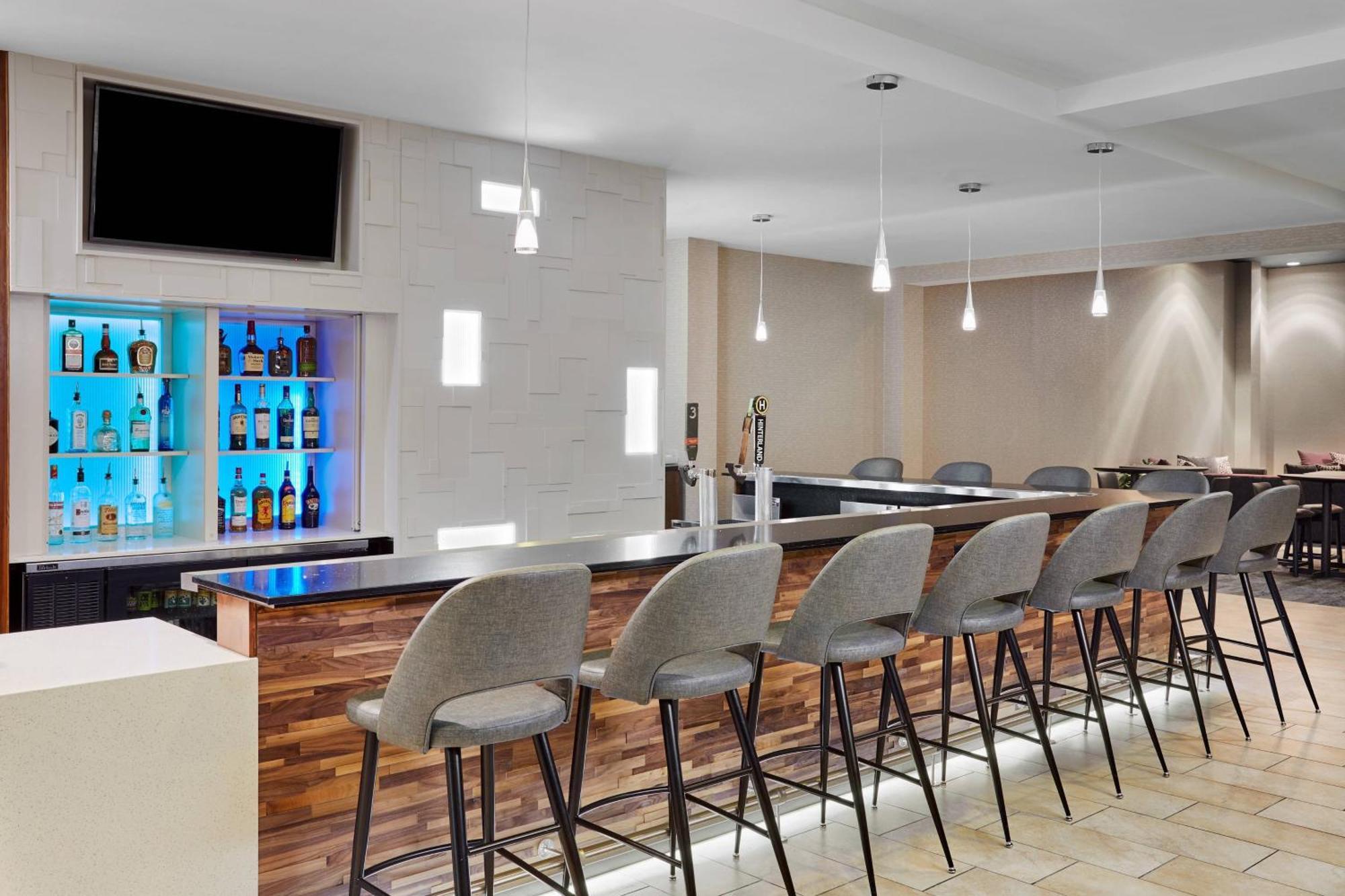 Courtyard Downtown Hotel 3*